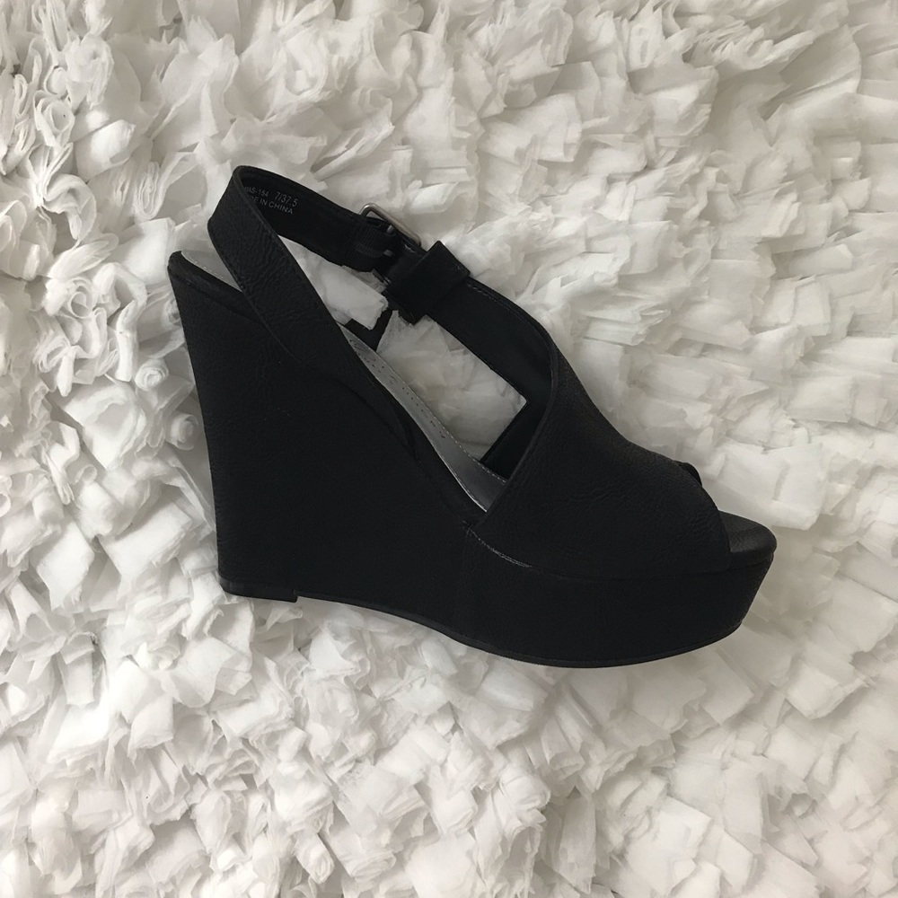 Comfortable and very nice platforms!